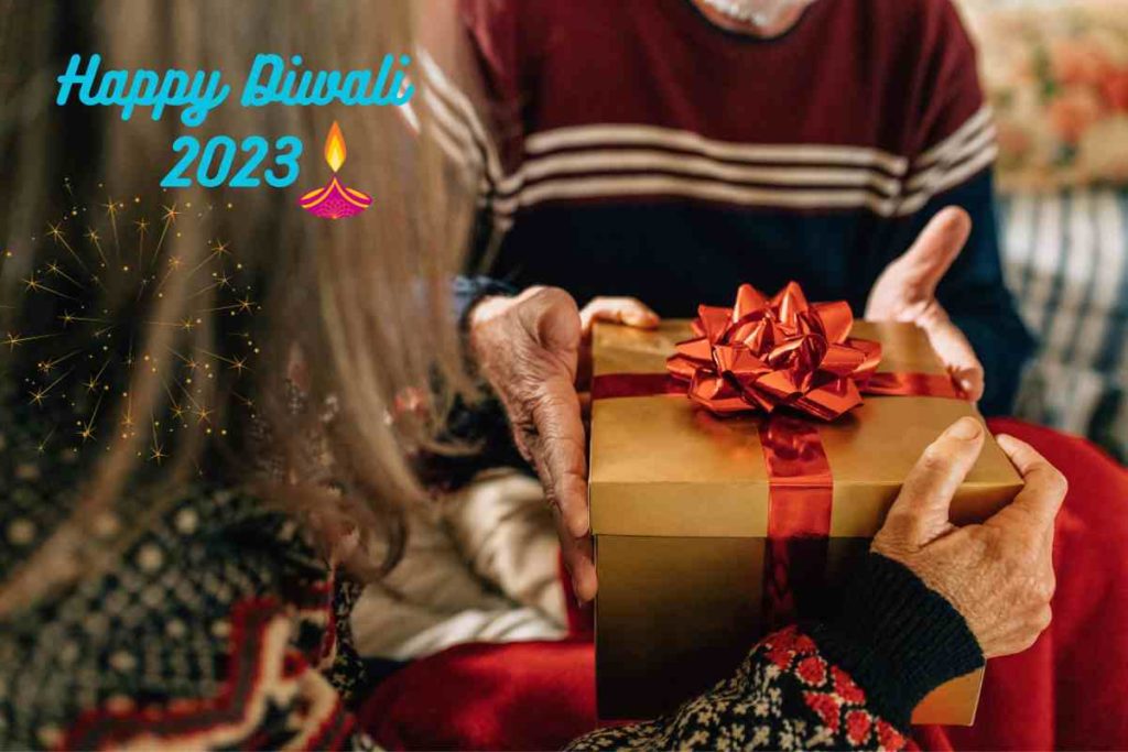 Exchange gifts and sweets with loved ones. (5)